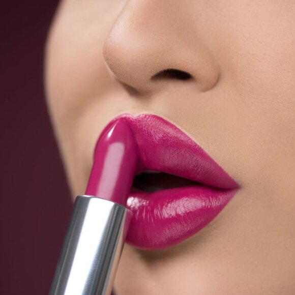 Kylie Jenner "Raspberry Charlotte" Lipstick NIB Damaged Tip Original Rare Pink - Picture 2 of 16